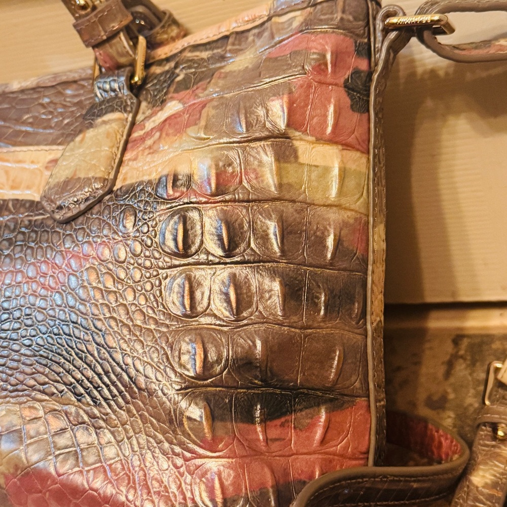 RARE COLOR! Brahmin Genuine Leather Croc Embossed Mini Asher in Muse Melbourne! - Picture 6 of 16